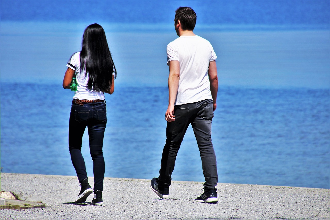 赤道的男人演員表及角色深度解析揭秘