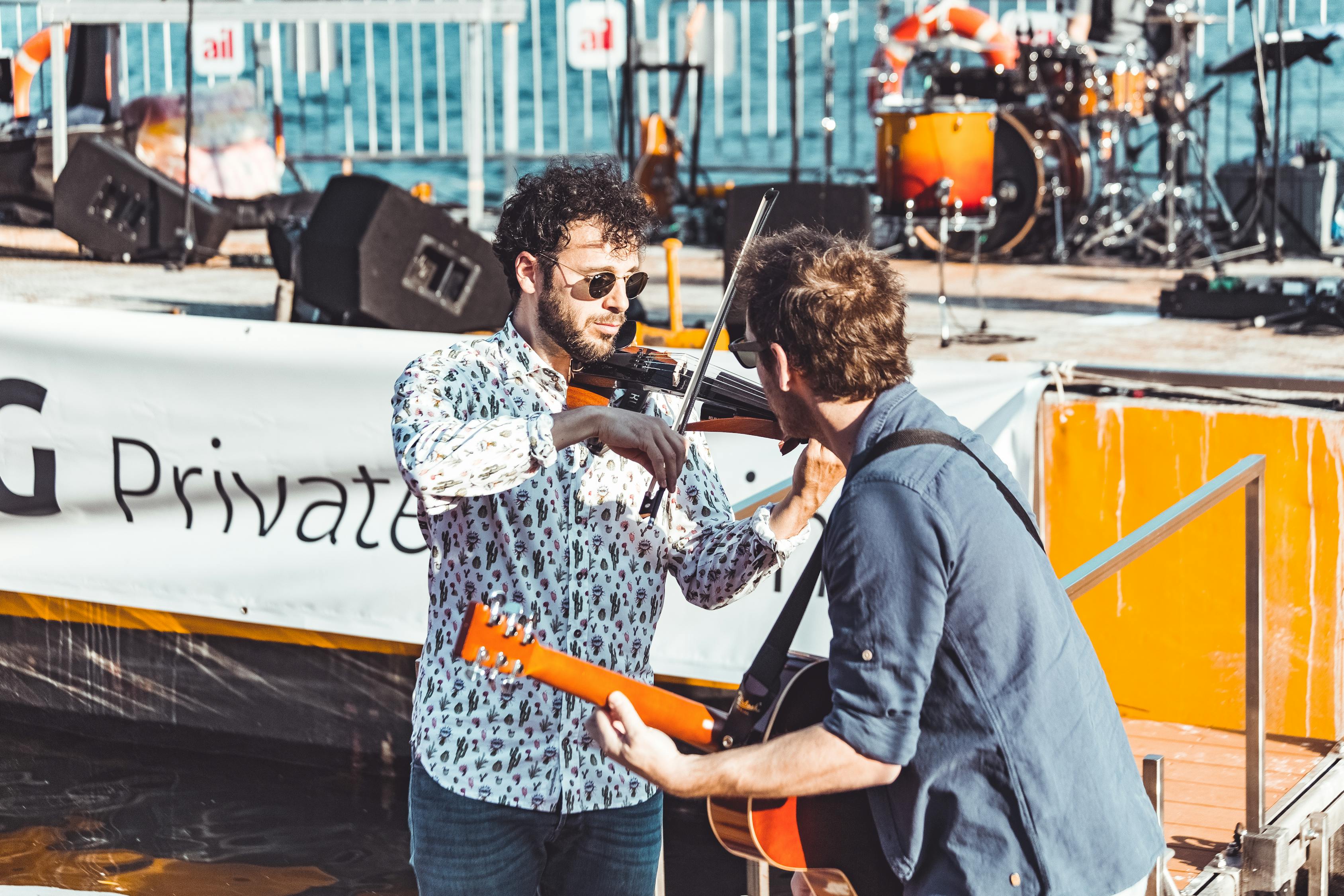 屌絲男士的舞臺人生，演員之路的坎坷與輝煌