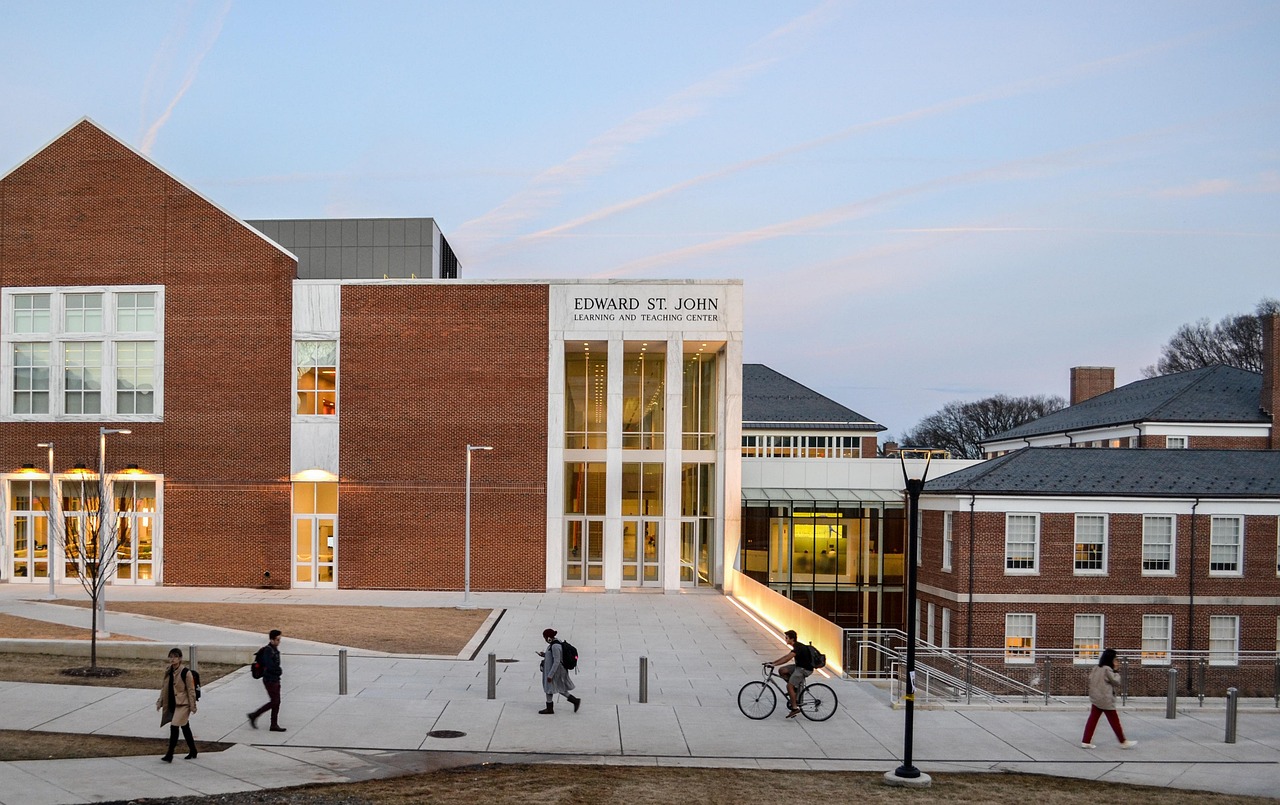 復旦大學全新宣傳片，千年古校的現(xiàn)代風采展現(xiàn)