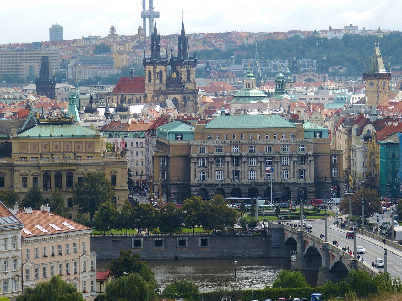 西安漢城湖畔最新動態(tài)揭秘,城市發(fā)展的歷史見證與未來展望