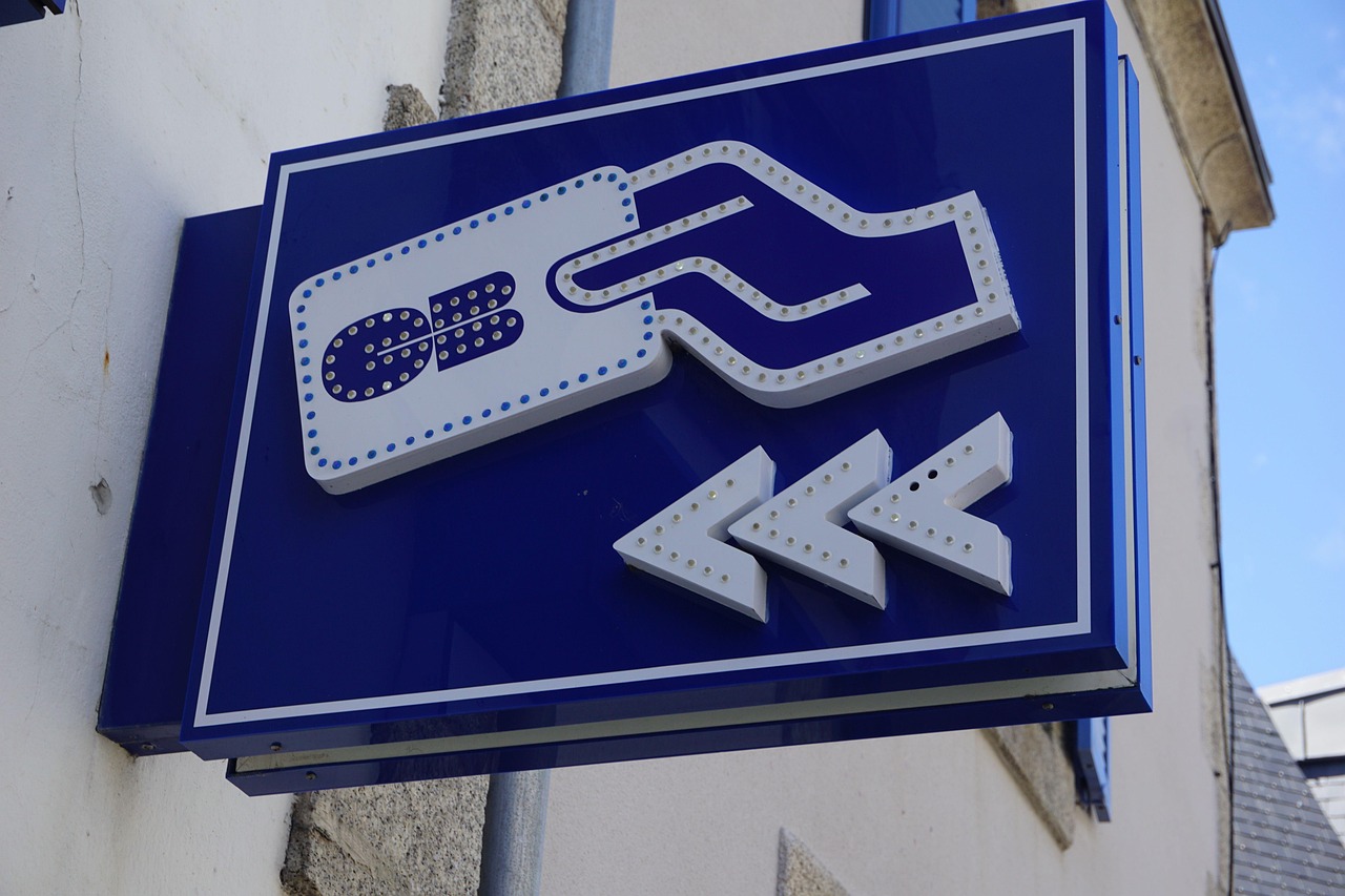 股票風(fēng)險(xiǎn)與投資需謹(jǐn)慎,股市投資的警示語(yǔ)