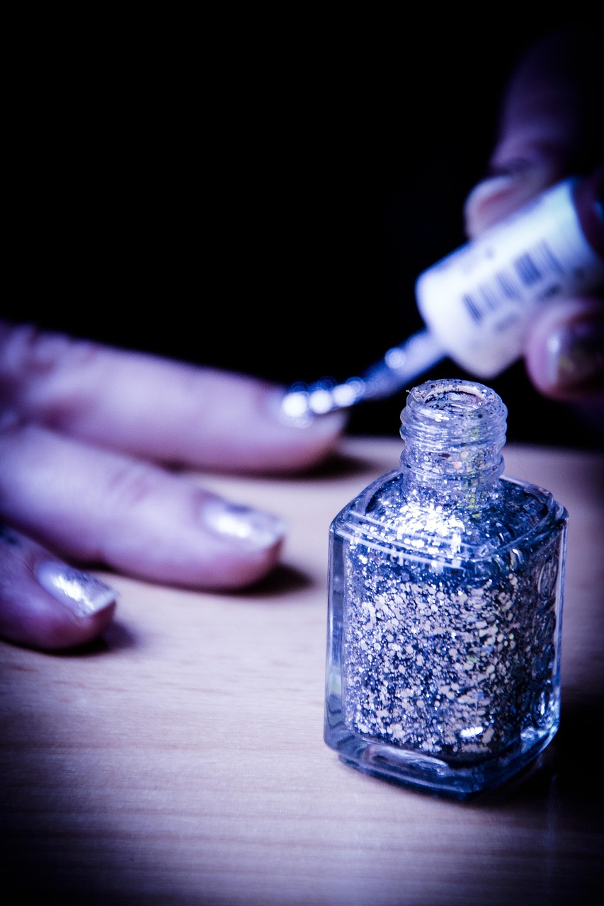 時(shí)尚美甲教學(xué)，從入門到精通的全面指南