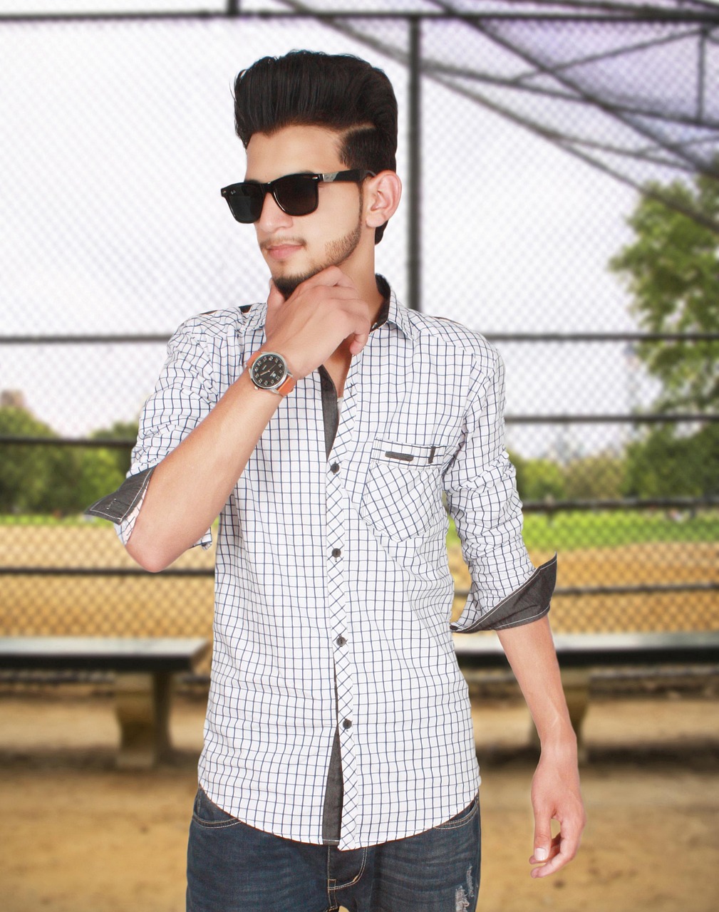 健身明星男，力量與魅力的典范塑造者