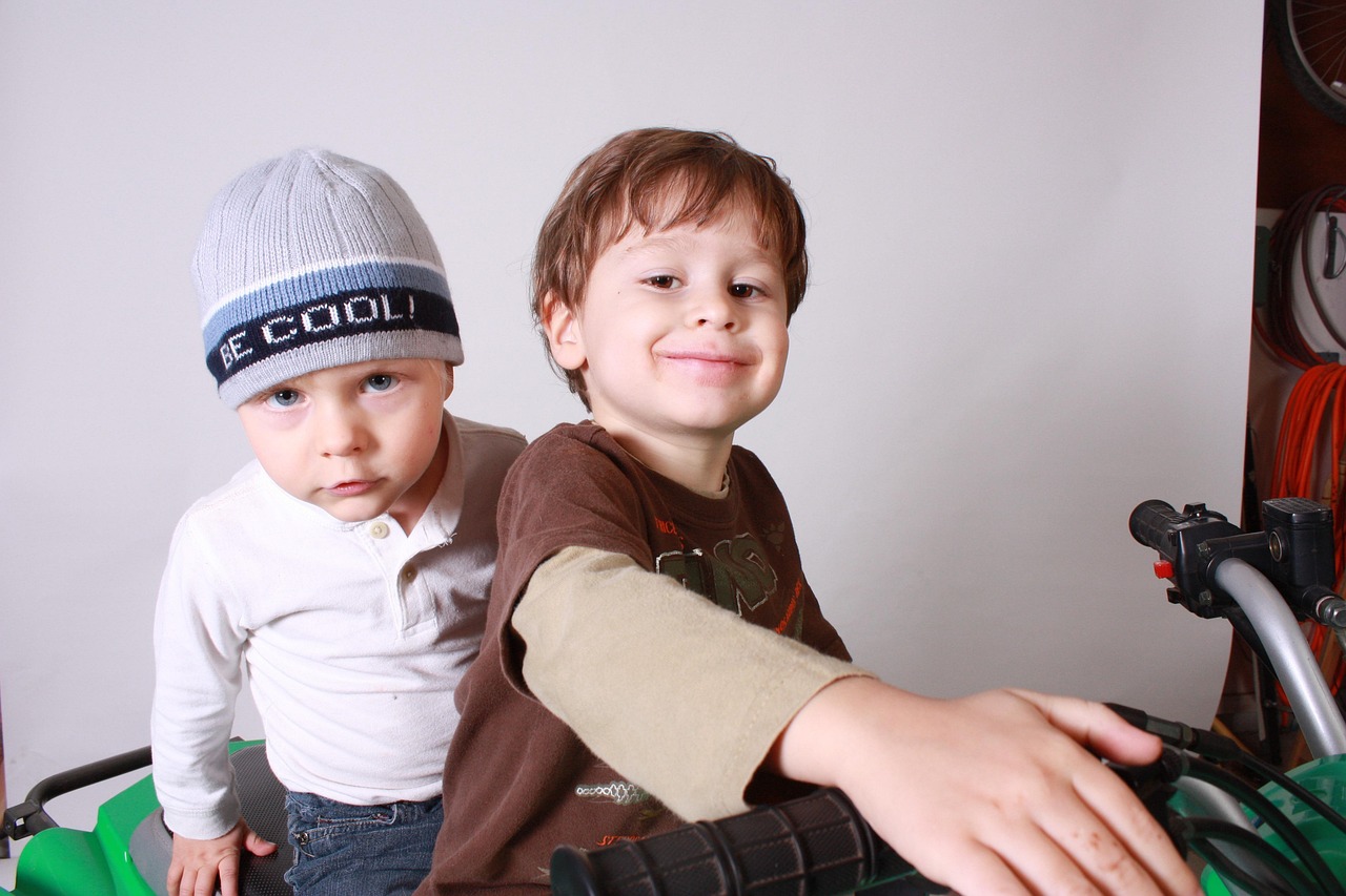 星光下的可愛力量,萌男明星的魅力展現(xiàn)