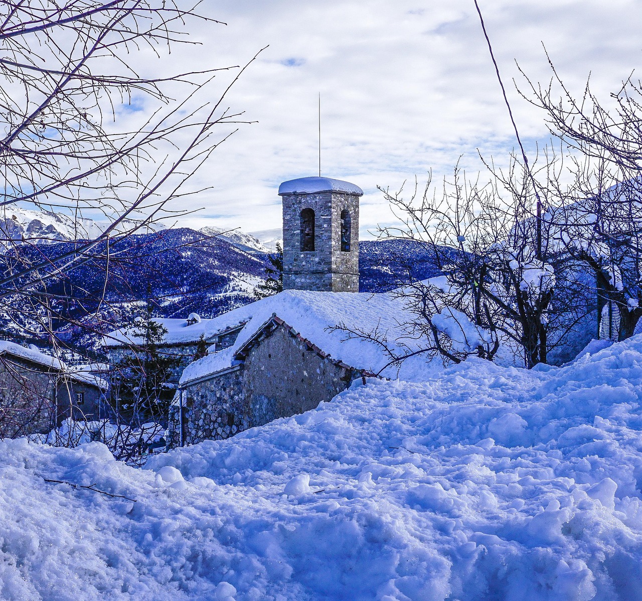 最新臺(tái)風(fēng)資訊報(bào)告，關(guān)于臺(tái)風(fēng)卡努（第11號(hào)臺(tái)風(fēng)）的最新動(dòng)態(tài)報(bào)告