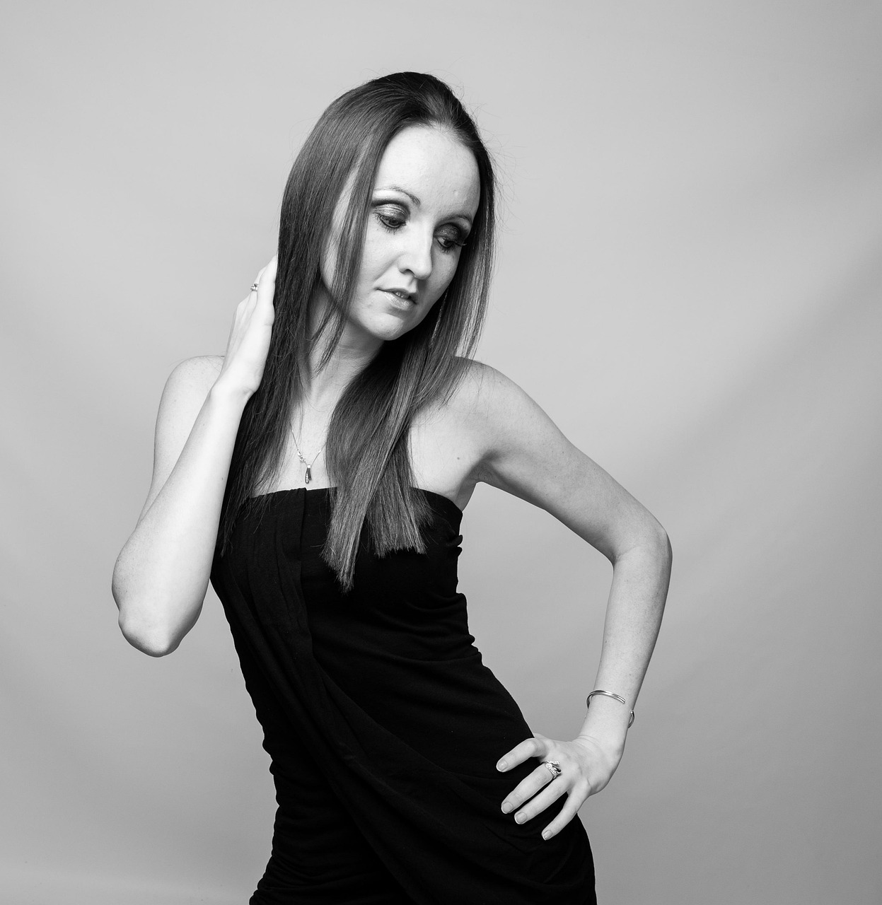 易陽女郎精選集，古典魅力的現(xiàn)代詮釋之美