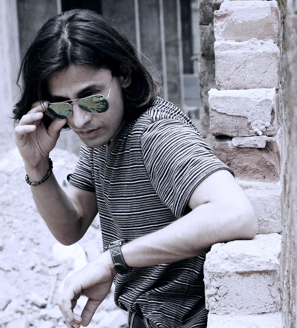 最新發(fā)型潮流引領(lǐng)時(shí)尚風(fēng)潮,新趨勢打造魅力造型