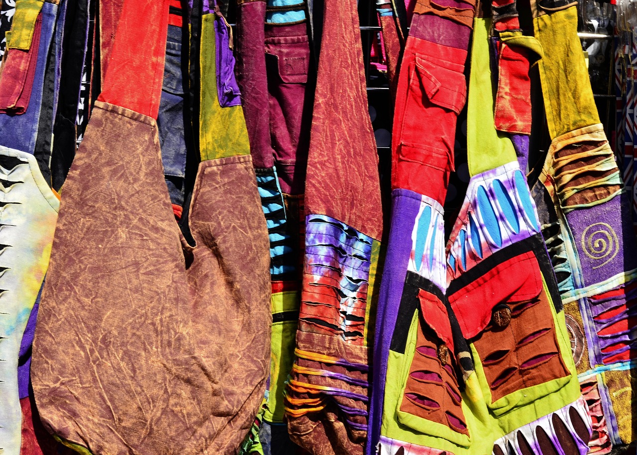 最新時尚潮流女士包包推薦，精選時尚之選