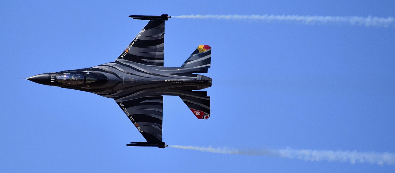 中國最新戰(zhàn)斗機(jī)，天際翱翔的空中力量