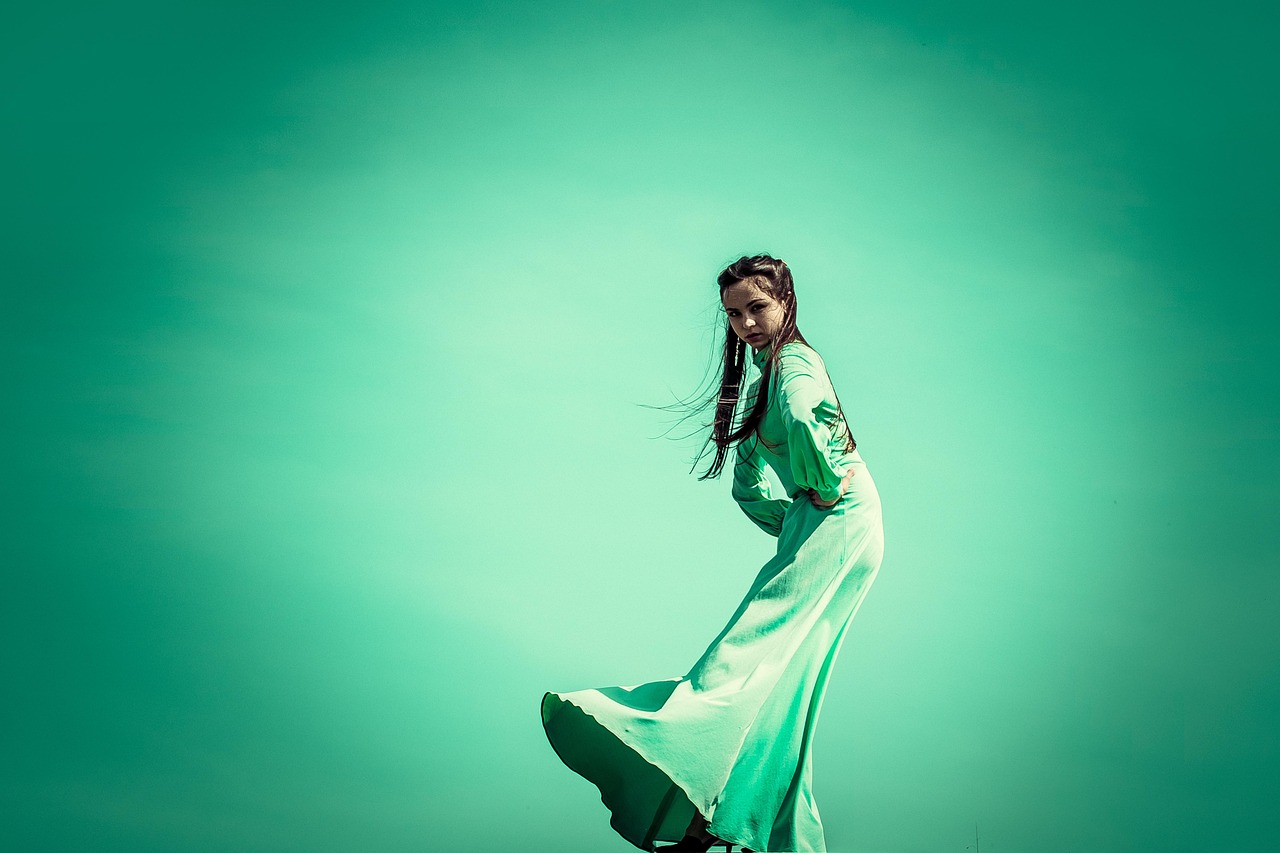 暮光之城女主角深度解讀，羅伯特最新評論，揭示獨特魅力與深度分析