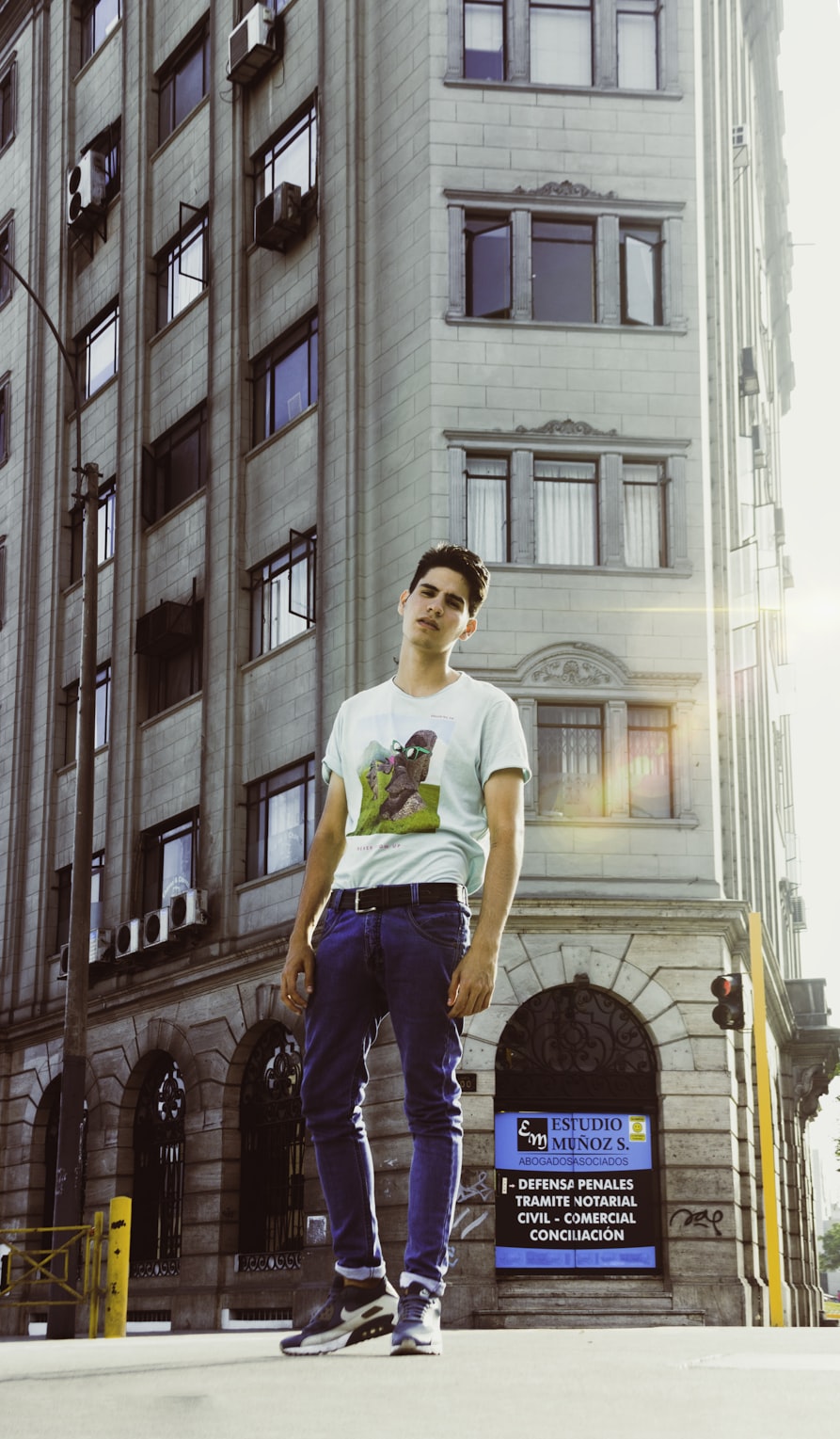 男相聲演員名單及照片，傳承與展現(xiàn)藝術(shù)風(fēng)采