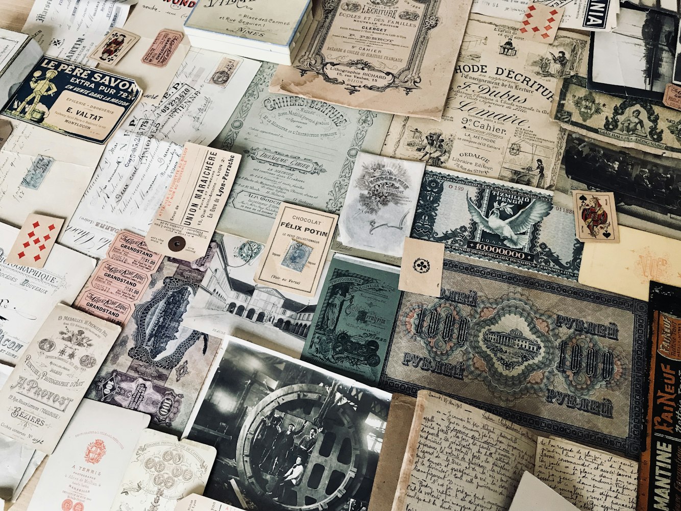 古董市場(chǎng)走勢(shì)及收藏策略，行情分析與收藏建議