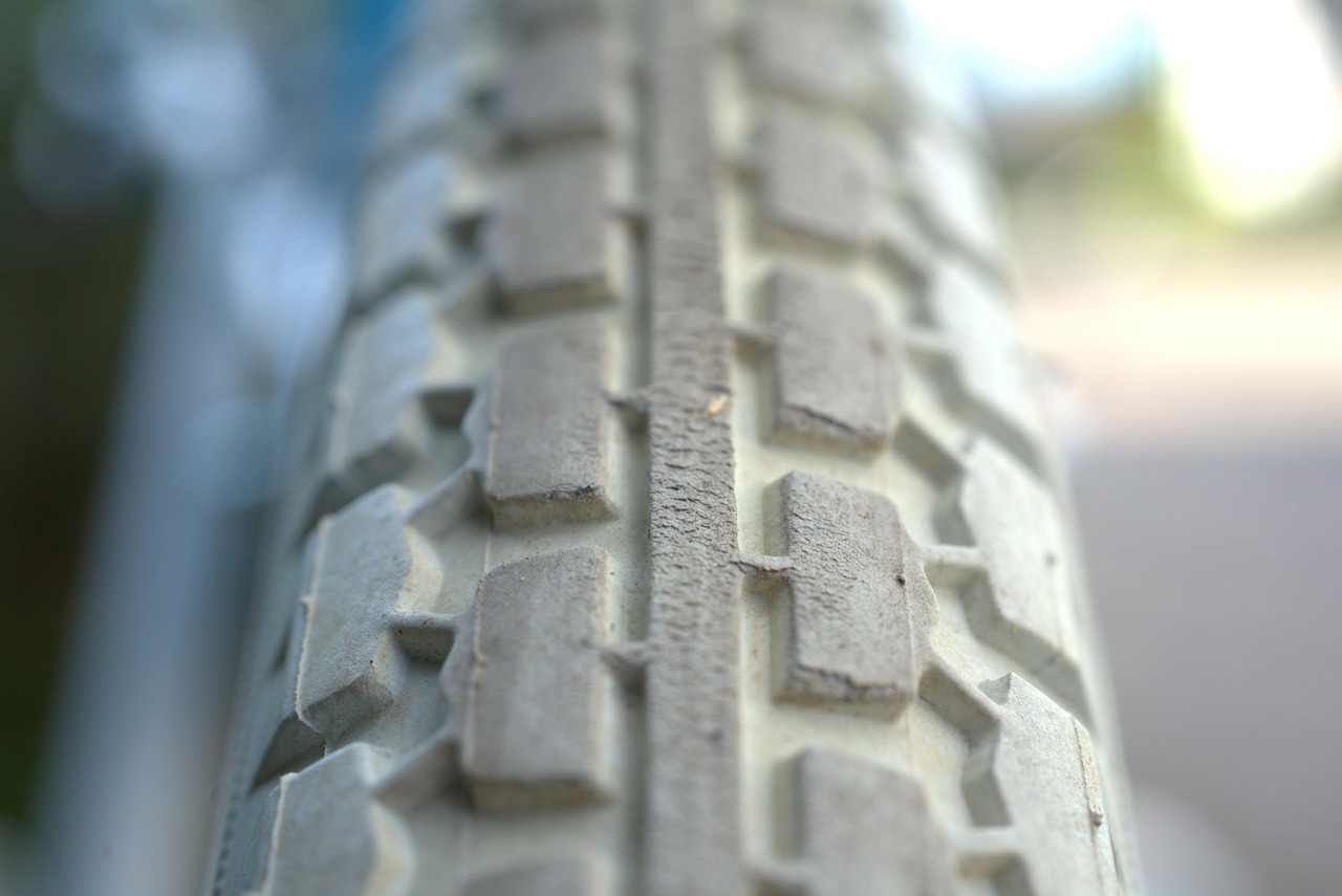 市場波動下的輪胎成本與利潤考量，輪胎價格深度解析